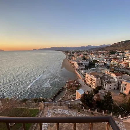 Holidaycasa Romano - Vacanza Nel Cuore Di Apartment
