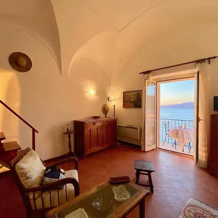 Apartment Holidaycasa Romano - Vacanza Nel Cuore Di